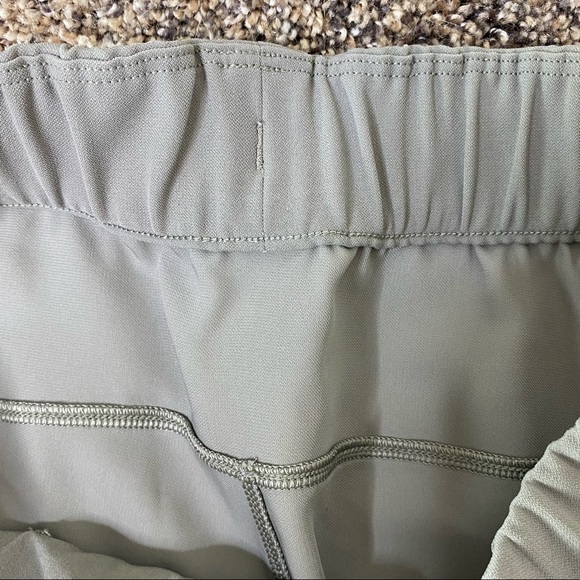 Lululemon On the Fly Jogger in a light taupe - Picture 11 of 12